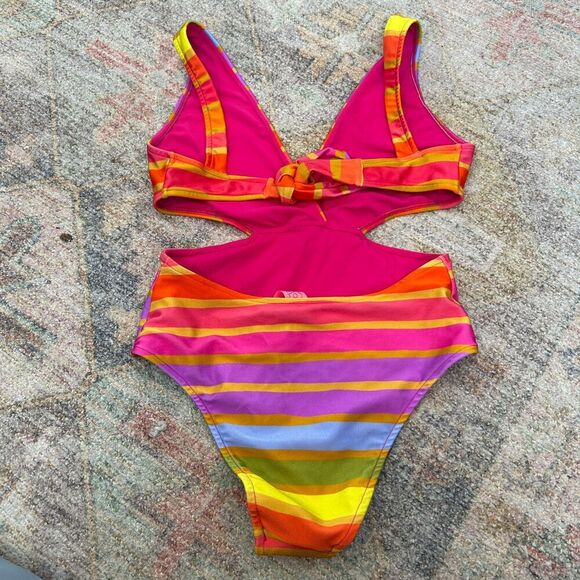 NWT Farm Rio V-Neck Cutout Shiny Stripe Rainbow One-Piece Swimsuit Small Pink - Picture 5 of 9